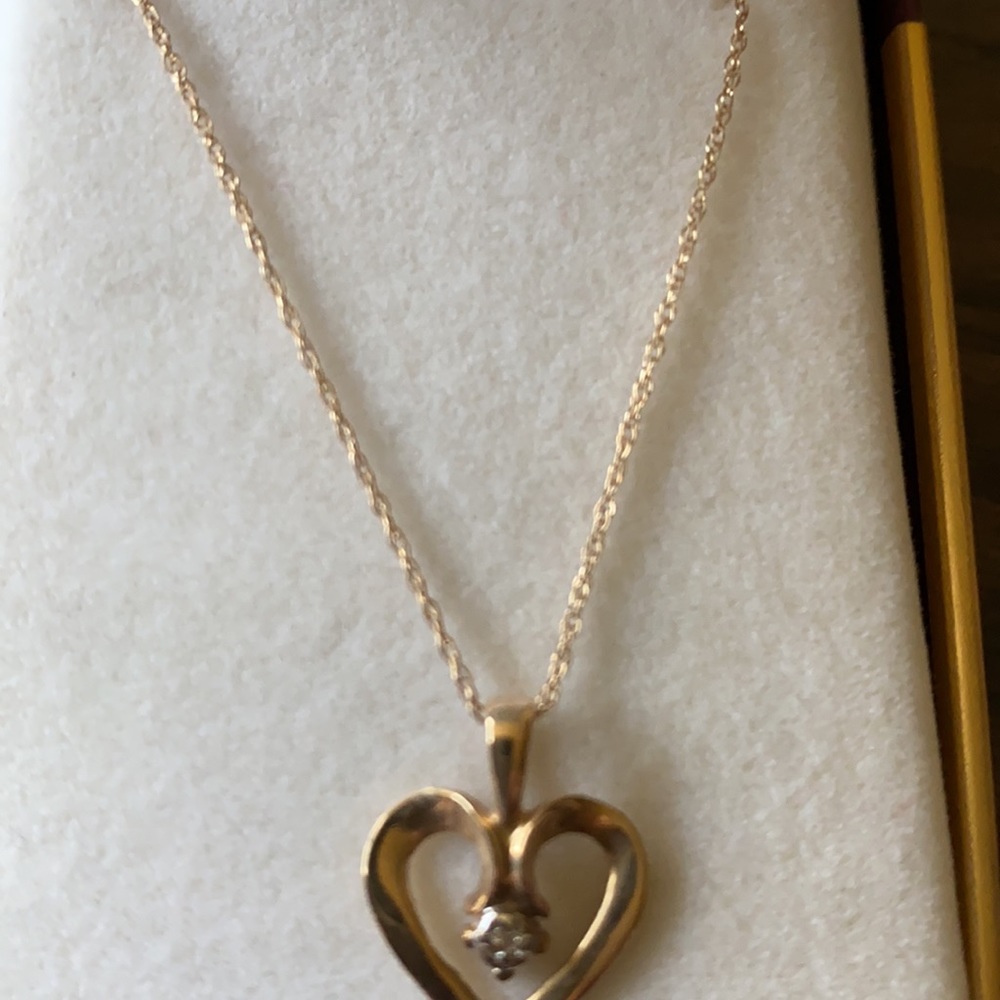 🌹New 18” Gold Diamond Heart Necklace - Picture 4 of 7